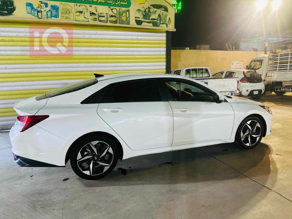 هیوندای ئەلەنترا